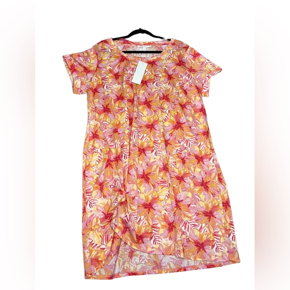 Adyson Parker Dresses & Skirts - NWT Adyson Parker Floral Dress